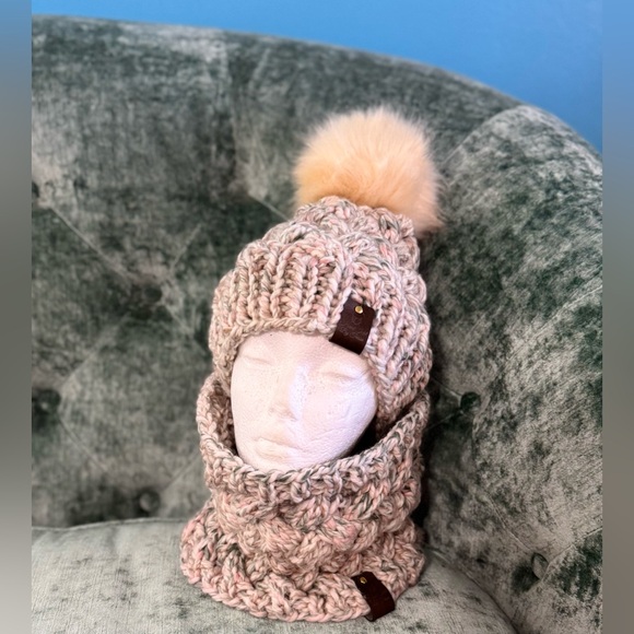 Handmade Hand Crafted Cable Knit Hat and Cowl set Adult Teen size color seashell - Picture 7 of 9